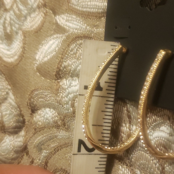 HOOPS - Picture 7 of 8